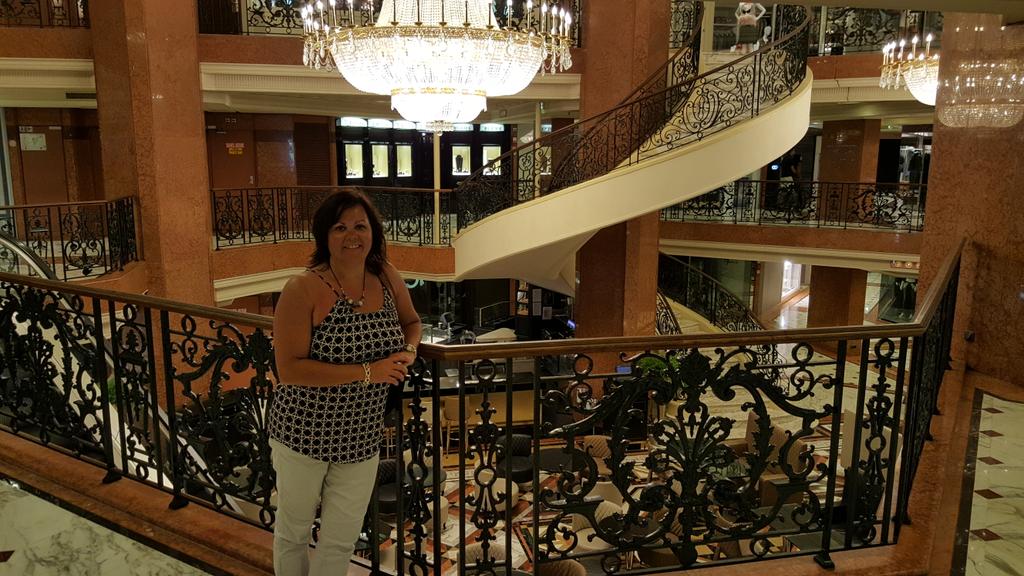 DonziCaptain's tweet photo. Madie C,  this is a real mall. http://t.co/wvcyaYz3ov