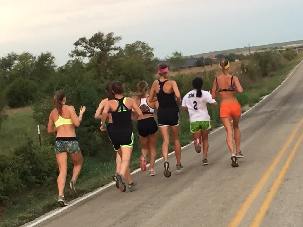TCU_XC's tweet photo. Great LR by the TCU women today at Chapel Creek! #TCUXC http://t.co/JRzsAQKDxJ