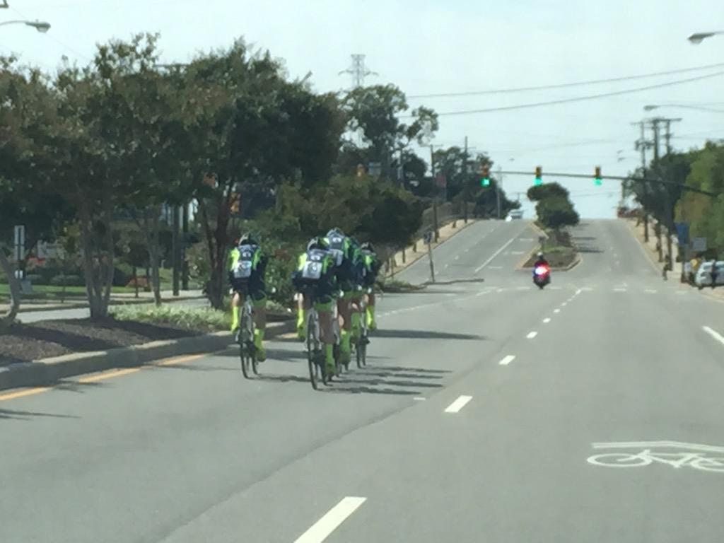 FujiBikes's tweet image. Go team go! @teamTIBCO #Richmond2015 #NorcomStraight