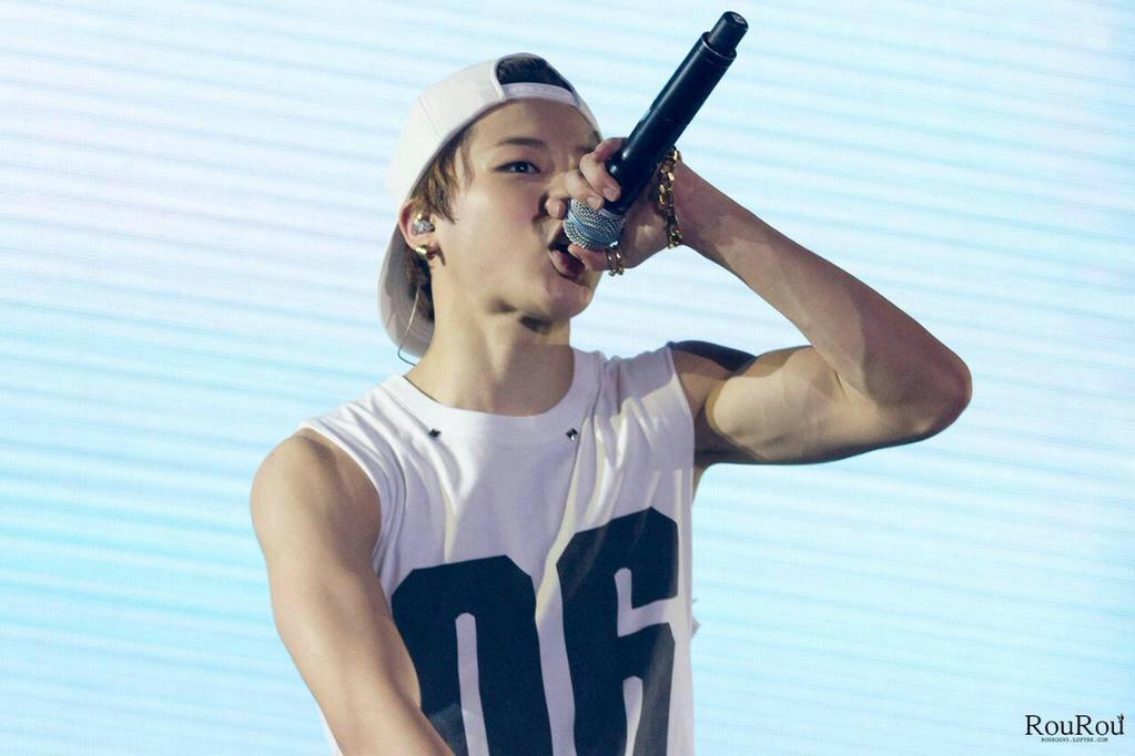 pushedbackjimin's tweet photo. AAYYYE THOSE ARMS http://t.co/edPrz1dhVM