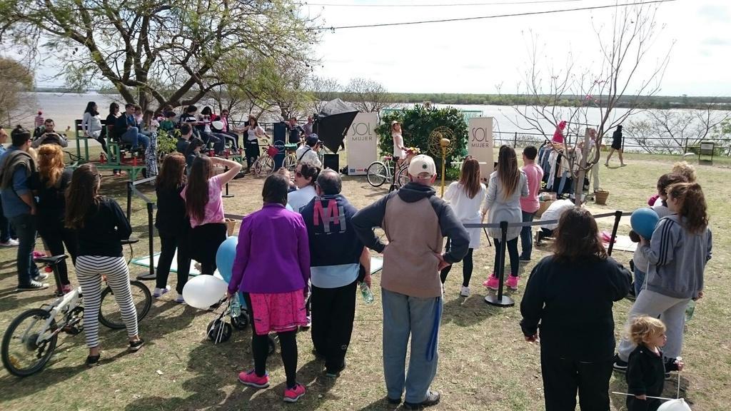 SOL_MUJER's tweet photo. #PrimeraProducciónSustentable en #CalleRecreativa @MuniRosario en marco de la #SemanaDeLaMovilidadSustentable http://t.co/oo2xj4XCOA