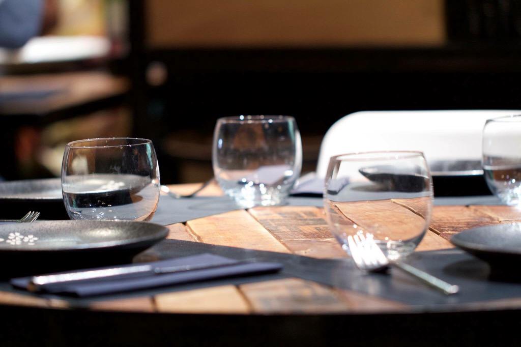 RicardCamarena's tweet photo. RT @canallabistro: Ya tenemos la mesa preparada por si quieres venir a comer o a cenar esta noche. #MundoCanalla http://t.co/qsMvRFBZVW