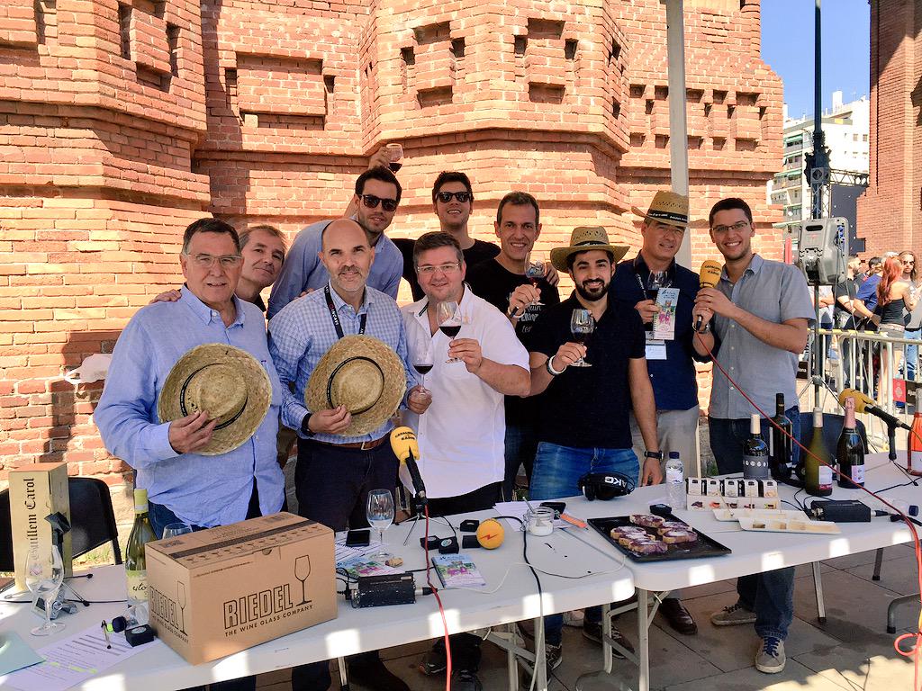 AgustiTRoca's tweet photo. Avui hem parlat de vins des de la Mostra de Vins de Catalunya a @elsuplement de @CatalunyaRadio #ViPerVida #CopDeCor http://t.co/DUlSQFvfDr