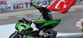 MİLLİ MOTOSİKLETÇİ KENAN SOFUOĞLU DÜNYA SUPERSPORT ŞAMPİYONASI'NDA BİRİNCİLİĞİ ELDE ETTİ.