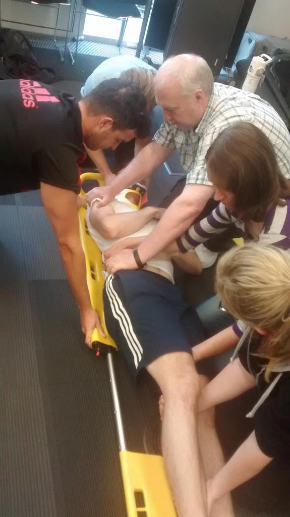 Lubasmedical's tweet image. #sportstrauma day 2 @ManMetUni #spinalmanagement #logroll ready, brace, roll!