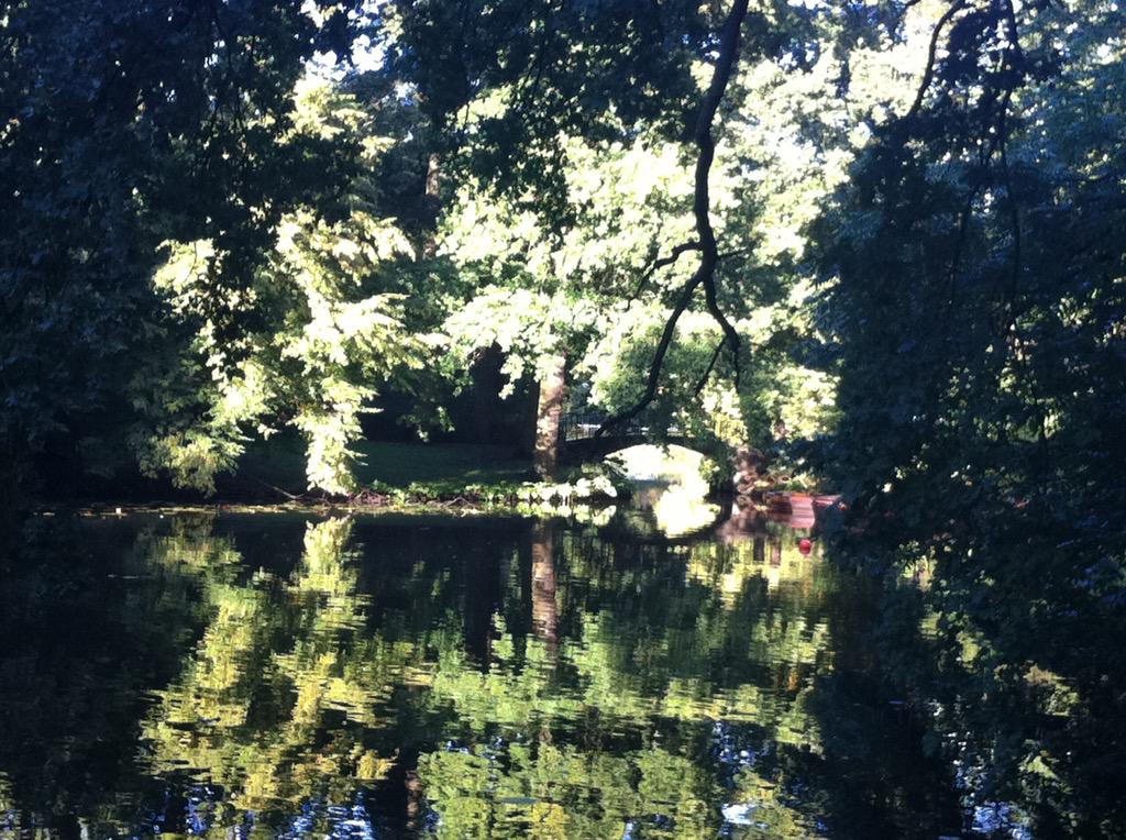 dropsofme_'s tweet photo. #bremen #burgerpark #likepaint http://t.co/LvppGcrx4d