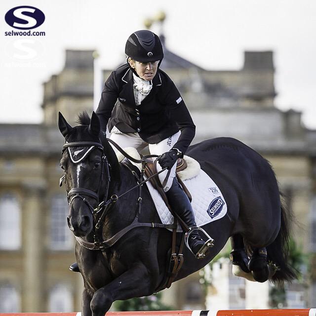 andy_beard's tweet photo. She's only gone and done it.......... Again !!! #jonelleprice #BPIHT15 #selwoodequine #selwood http://t.co/mds1bN7qbb
