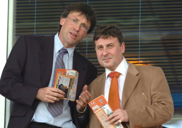 ValeriBelokon's tweet photo. No idea what he was saying then. No idea what he's doing now. Oh well, we'll see who wins in court. ;) 
Regards
Val x http://t.co/MUa2pbLBEd