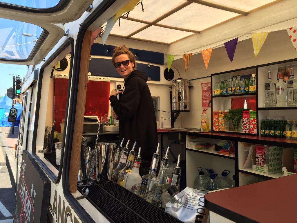 AmbulanceBar's tweet photo. The team are in Orpington High Street today. Come down if you are thirsty! #cocktails #mocktails http://t.co/3tvKVvzhni