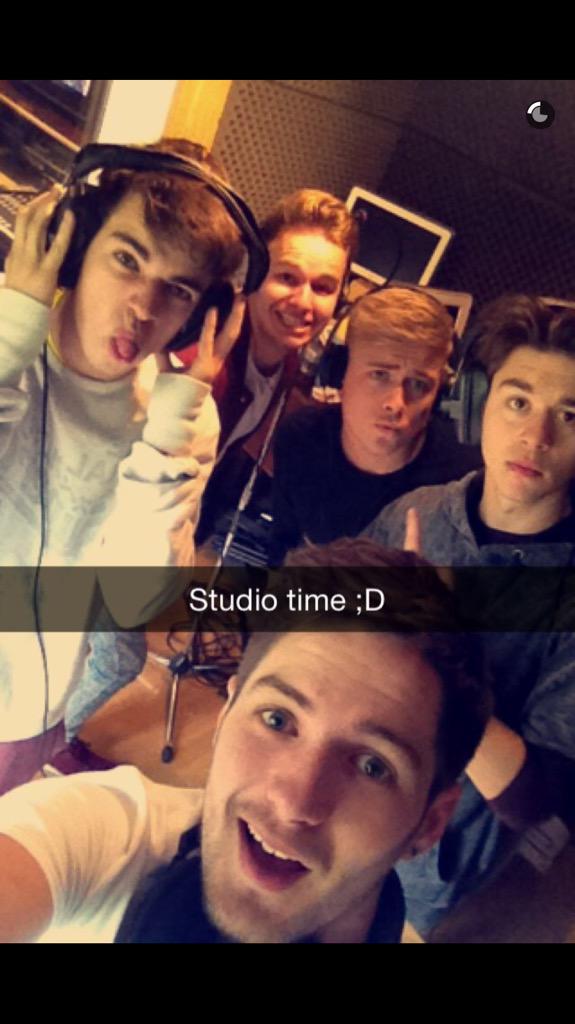 UKRyderUpdates's tweet photo. 5/5 in the studio this morning. Exciting things to come! Watch this space. http://t.co/3UPpUdgiDf