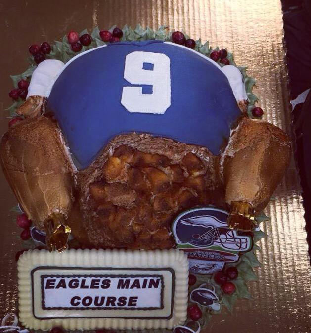 CindyWeb94's tweet photo. Hoping to cook the Cowboys for dinner tonight. π¬π¬π¬ #FlyEaglesFly #HomeFieldPride http://t.co/8qwoEd7W6i