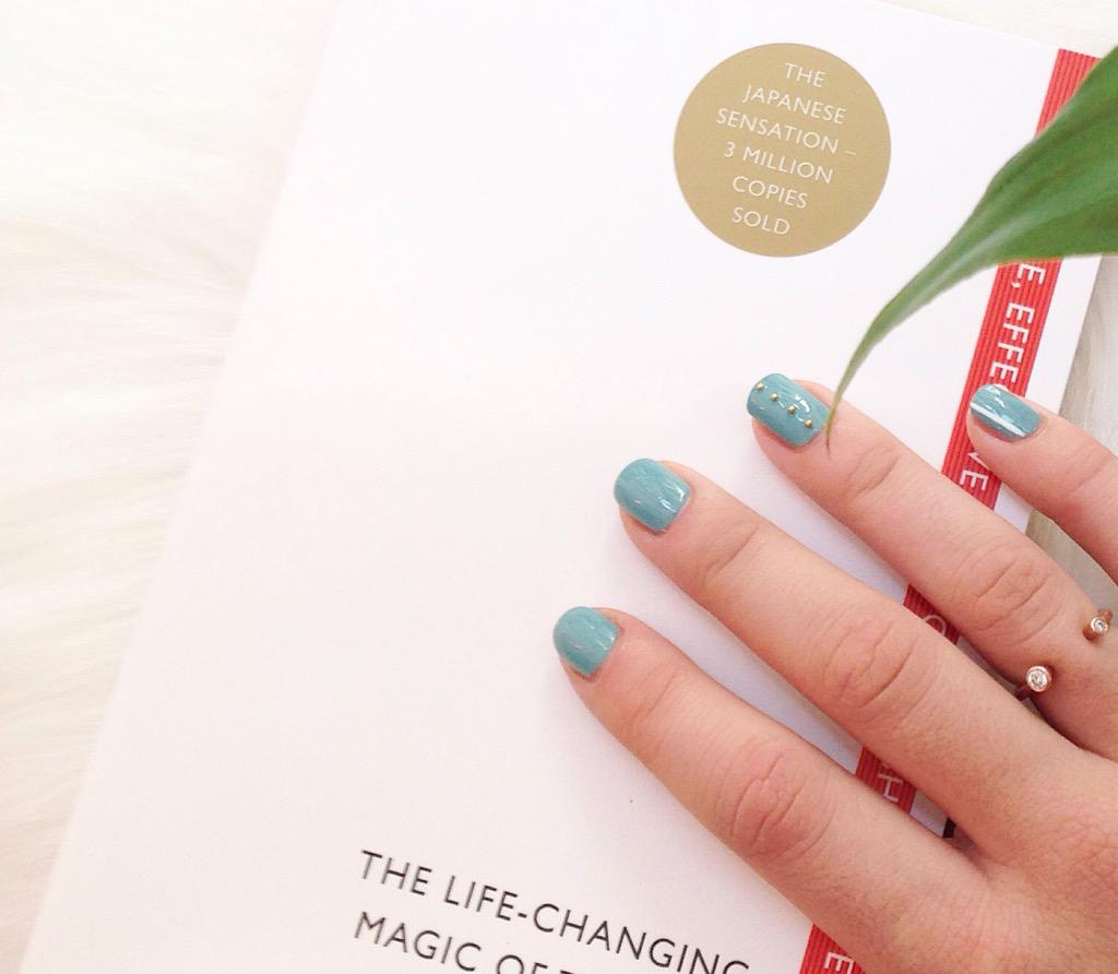 CollateLondon's tweet photo. Nails by @drybylondon and an enviable book collection courtesy of @EburyPublishing at our #lfw #RefuelRoom http://t.co/iXSj5QLXRO