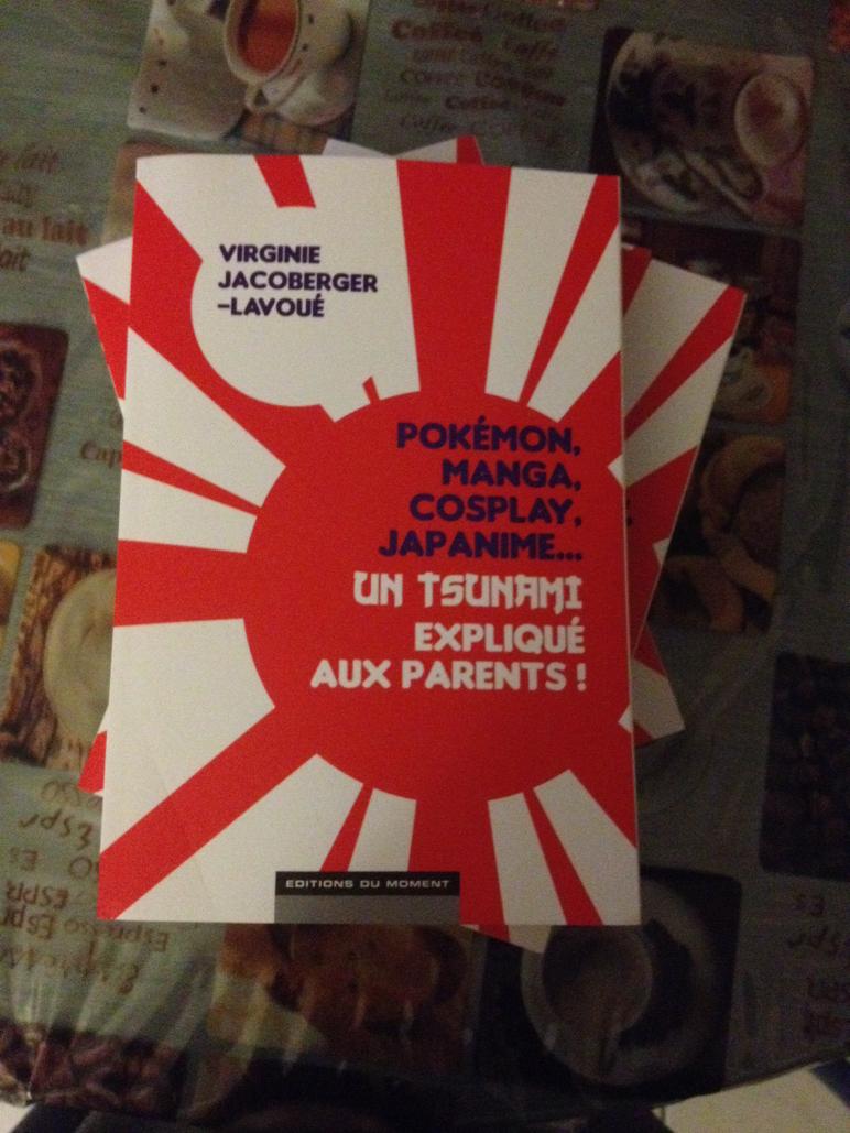 DavidLPokemon's tweet image. CONCOURS ! RT + follow moi et @MissJirachi pour gagner un livre Pokémon dans lequel nous donnes apparut  :D