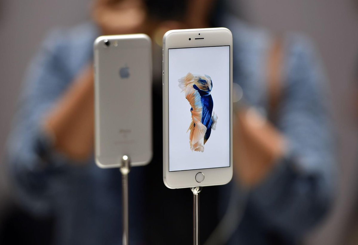 thenewpaper's tweet photo. Sperm banks in China r adopting a unique sales pitch to donors - an iPhone 6S for their sperm. http://t.co/dpwtjZSbk1 http://t.co/tCgMc8TGWt