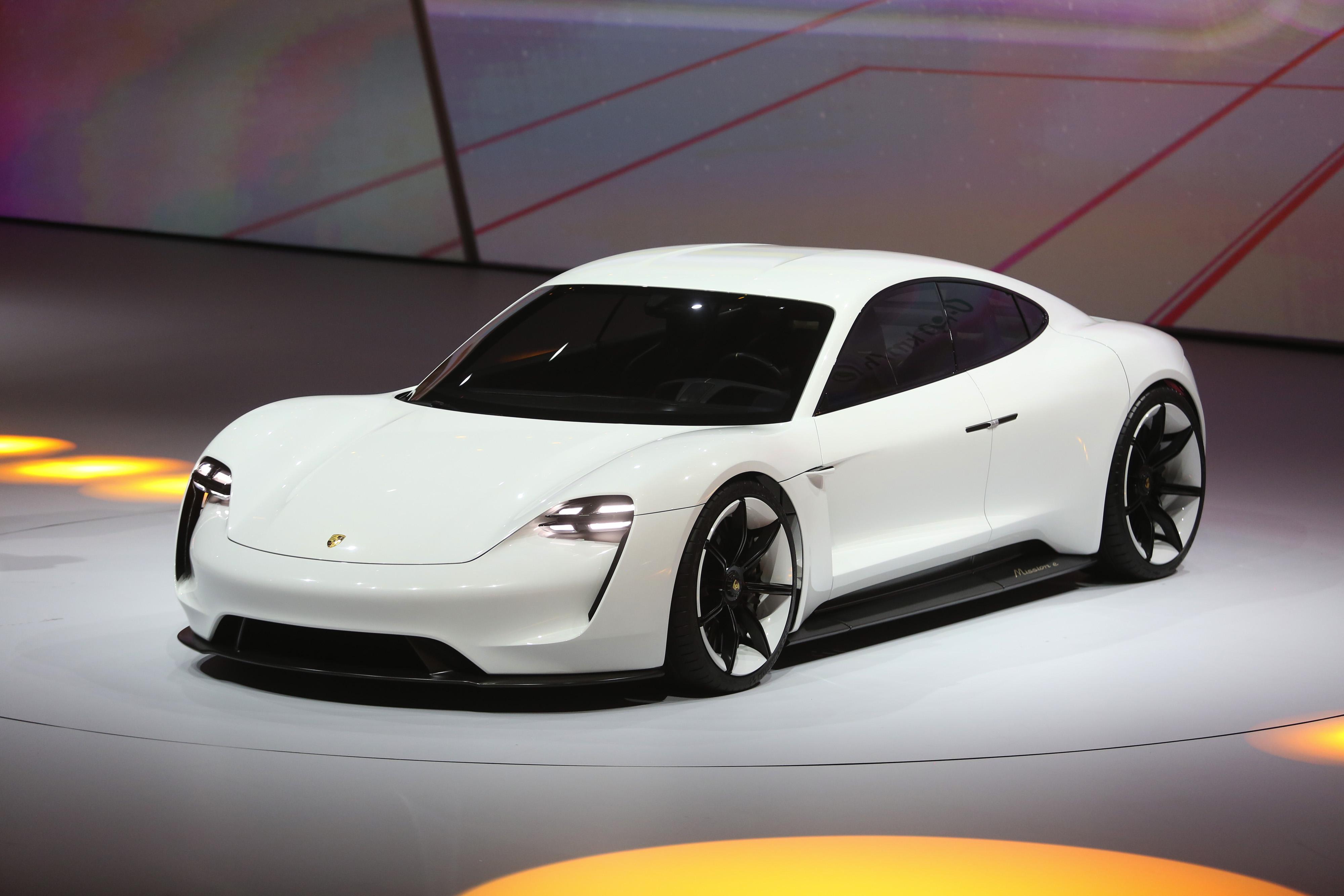 Bloomberg on X With a 4 seat sports car that charges in just 15 minutes Porsche challenges Tesla to keep up http t 5tHl4DI5OT http t WyQVZmv2T2 X