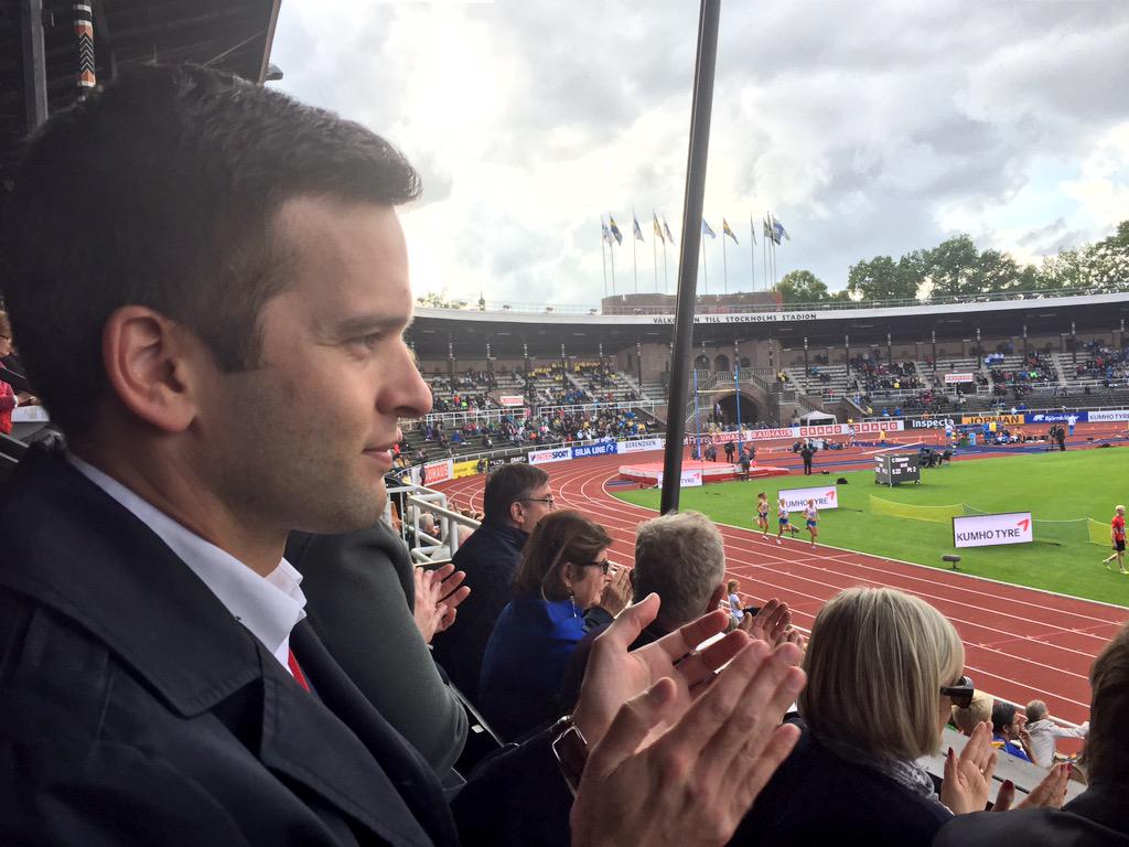 Fenerbahçe Bursaspor maçını bekliyorum 👏🏼⚽️⚽️⚽️👏🏼 başarılar Fenerbahçe 💛💙🇹🇷