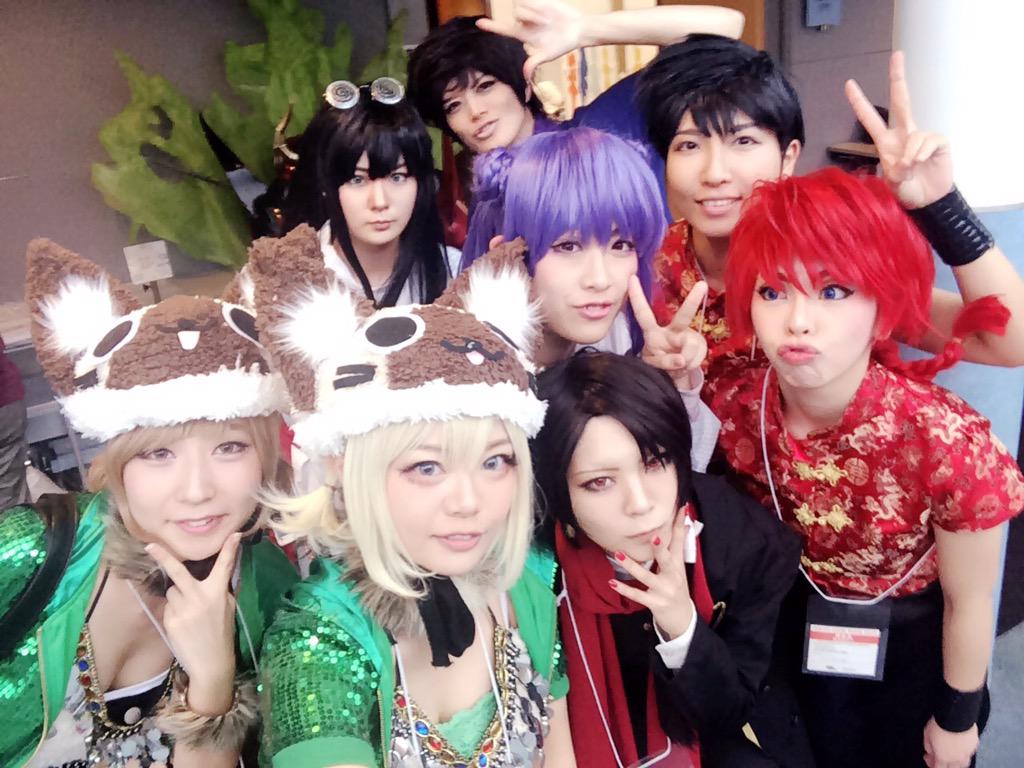 30Re_AA's tweet photo. TAROちゃん、まよこさん、成そん、ルシさん方チー蒸しちゃん達と、お久しぶりにお会いしたマヒオさんと!
めっさ頭痛かったんだけどみんなとお話してたら、段々平気になってきたのがこの頃
#TGS2015 #TGS #CCN2015 http://t.co/5T3mRLsd2G