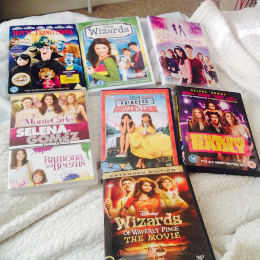 My Sunday chill. <a href="/selenagomez/">Selena Gomez</a> 😍😍