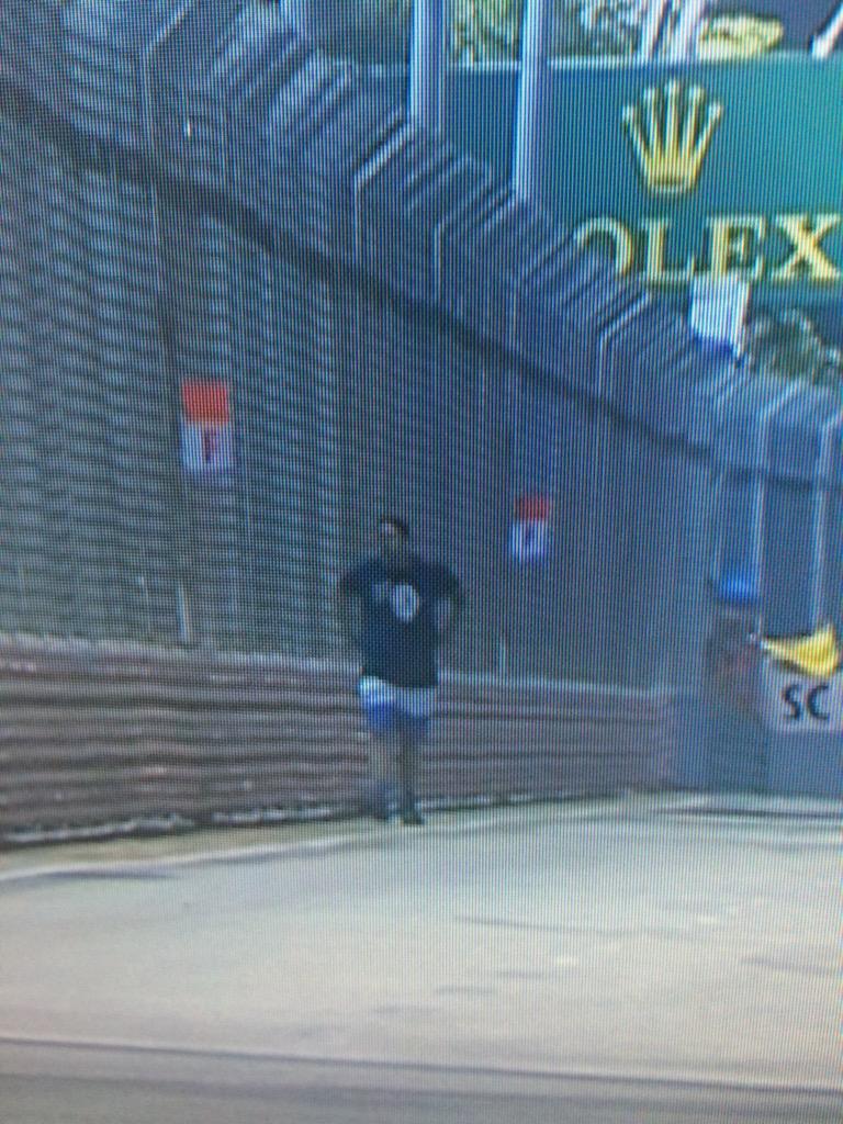 SeanRyan38's tweet photo. Bae: Come over
Guy: I can't. I'm at the Singapore Grand Prix
Bae: My parents aren't home
Guy: http://t.co/w8CsWYIJlD