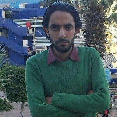 لماذا تسعي الحياه ورائي وتعاقبني علي جريمة لم ارتكبها
وتنتقم مني كأني سلبت منها شئ ما
وليس كأنها هي من سلبت مني راحتي