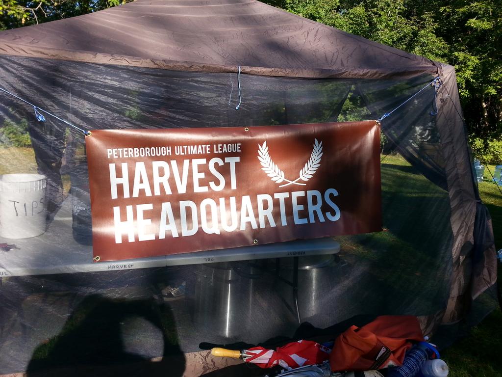 Serving pancakes with @PtboHuskies1 and @Criss_Tuck at the <a href="/PULharvest/">PUL Harvest</a> breakfast this morning.