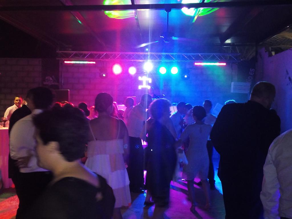 mapaudio's tweet image. Buen dia ayer , gran boda entre amigos, y como siempre... La chispa Map Audio.