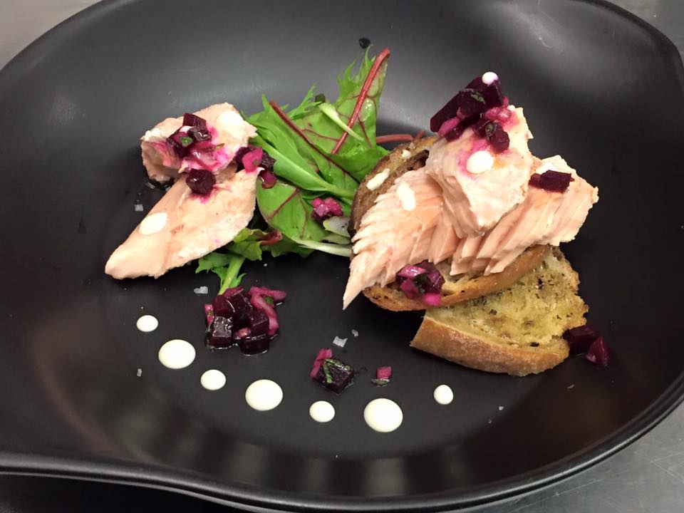 MhorFish's tweet image. Special today @WesterRossSalmo with b'root salsa, and @EatMhorBread Sour Dough Crisps
#mhorfood #sustainable