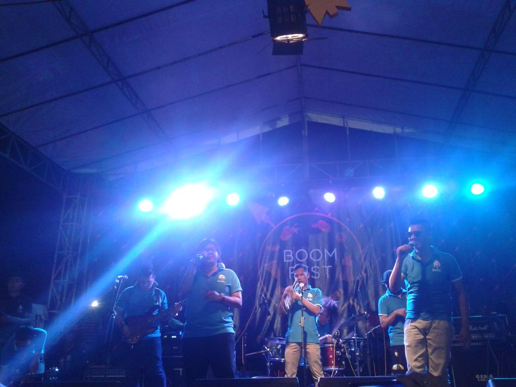 NOW ! <a href="/souljahmusik/">Souljah Indonesia</a> on <a href="/BOOMfestbogor/">BOOMfestBogor</a> ! Ayoo buruaan merapat kemari,ke Lap. Softball Gor Padjajaran gaess!!