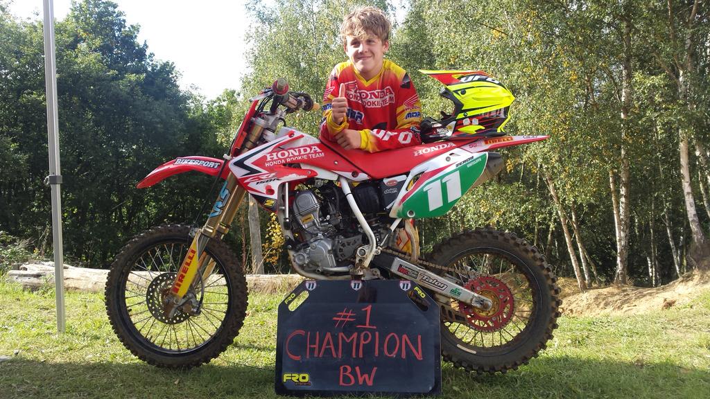 UK MX NATIONAL CHAMPION! Thanks everyone for all the support this year &amp; to all my sponsors <a href="/DT858689/">David Thorpe</a> @rmjacademy