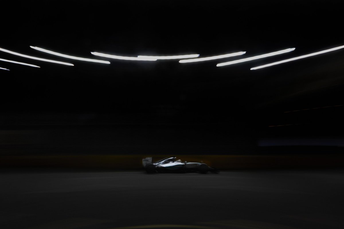 MercedesAMGF1's tweet photo. Well done to @ScuderiaFerrari and @redbullracing today and this weekend. We’ll be back! #SingaporeGP http://t.co/pc57qn42Wy