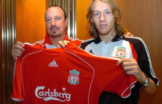 RedsSou7's tweet photo. Congrats to @LucasLeiva87 as the Brazilian will make his 200th League appearance for #LFC .Incredible achievement! http://t.co/rjuTaacpo0