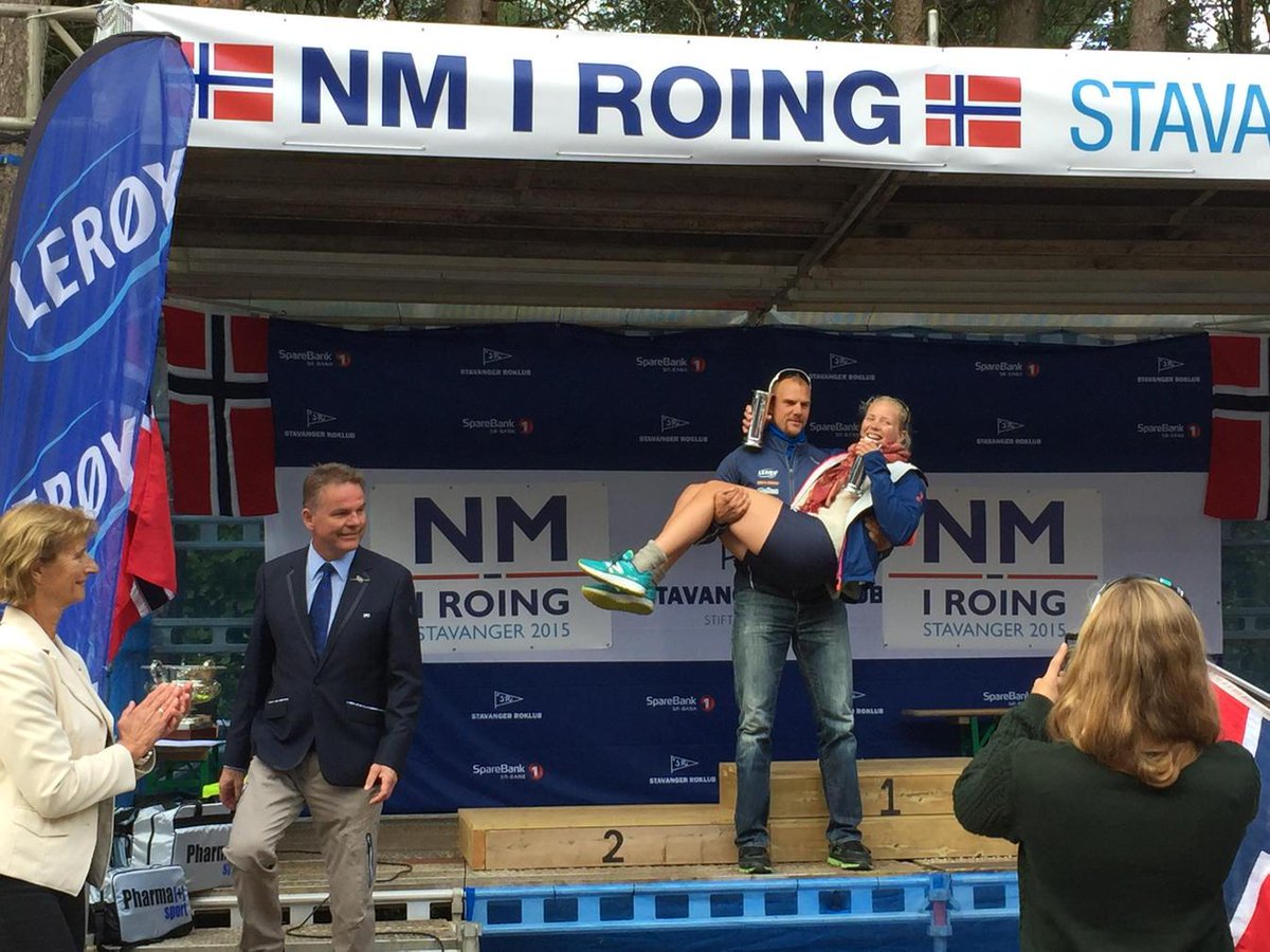 JankaRom's tweet photo. Kongepokal i NM i #roing til Marianne Madsen, CR og Olaf Tufte, HR. @stavangerroklub @Roforbundet http://t.co/O8Z7aEvp6C