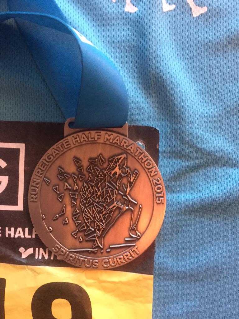 DiamondLitefoot's tweet photo. #RaceBling #RaceTee #RunReigate #ukrunchat That is all 😍 http://t.co/8RJE6bZjJa
