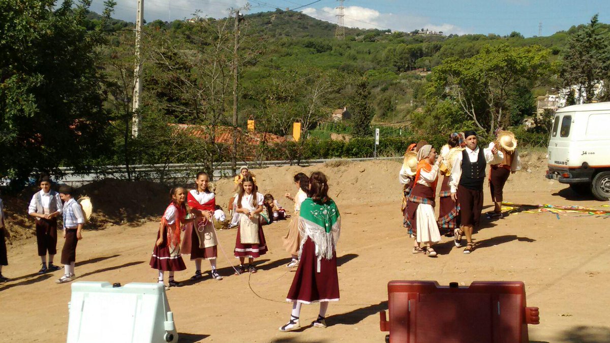 Aquest matí, primera ballada de la temporada a la Festa de la Verema de Canyet #Badalona