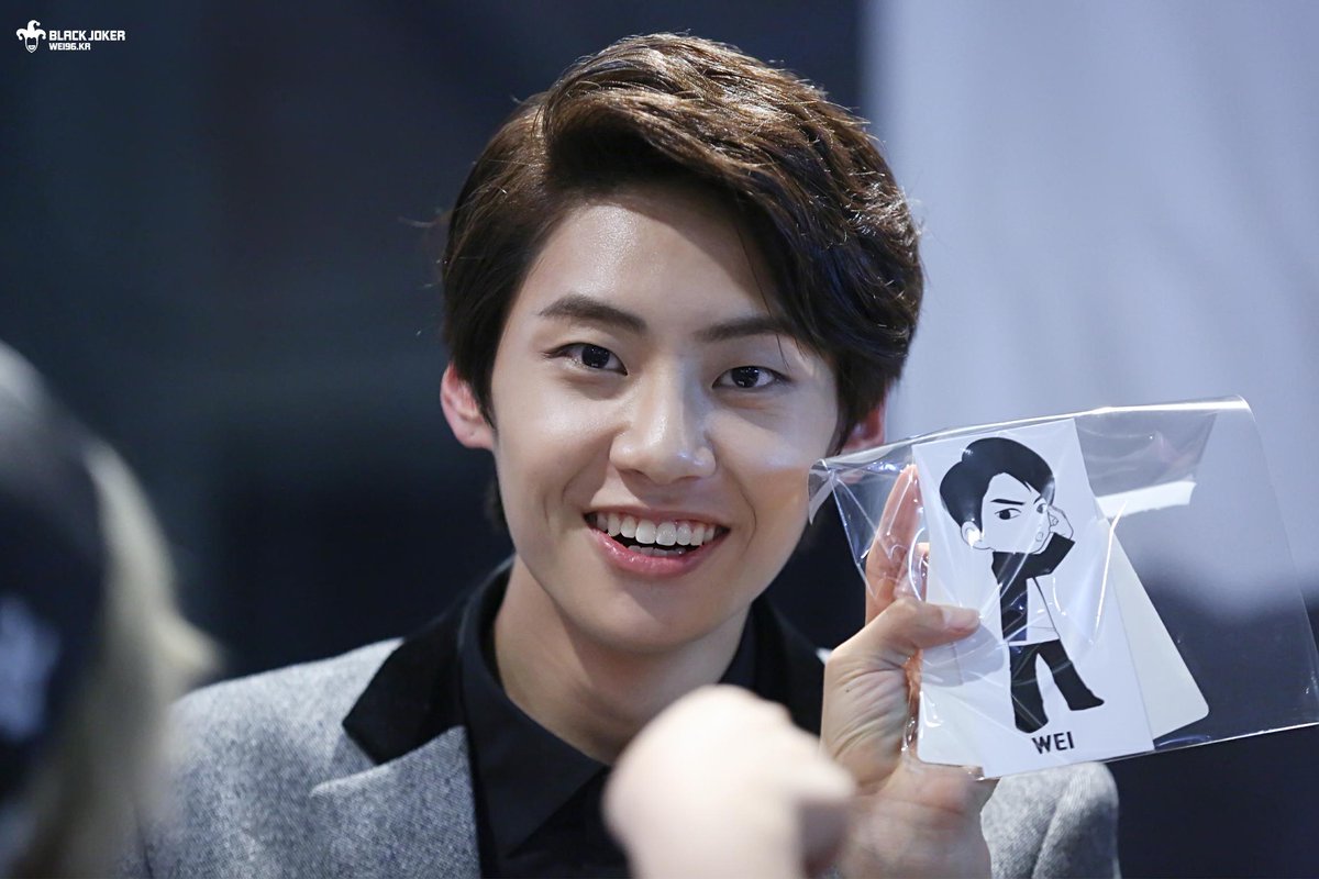 다리 길이만 110cm 라는 팀내 최장신 아이돌.jpg | 인스티즈