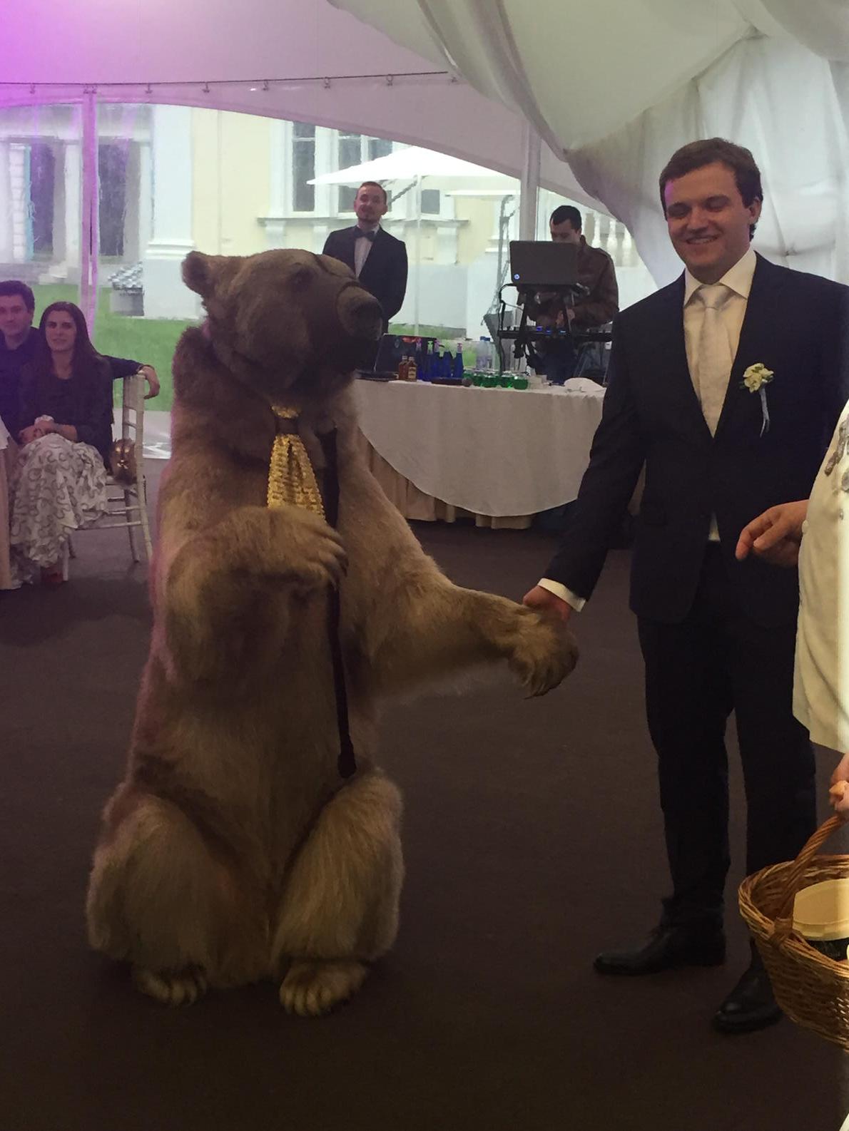 CPWpn4lXAAAma39.jpg:large