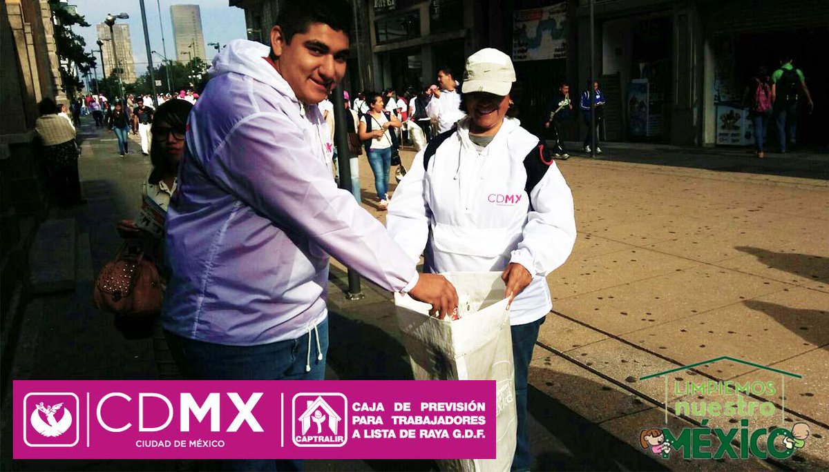 NoticiasMx365's tweet photo. El equipo de la #Captralir presente en la jornada #LimpiemosNuestroMexico ¡Muy bien equipo! Y gracias a @LNMexico :) http://t.co/NfXOctdJP2