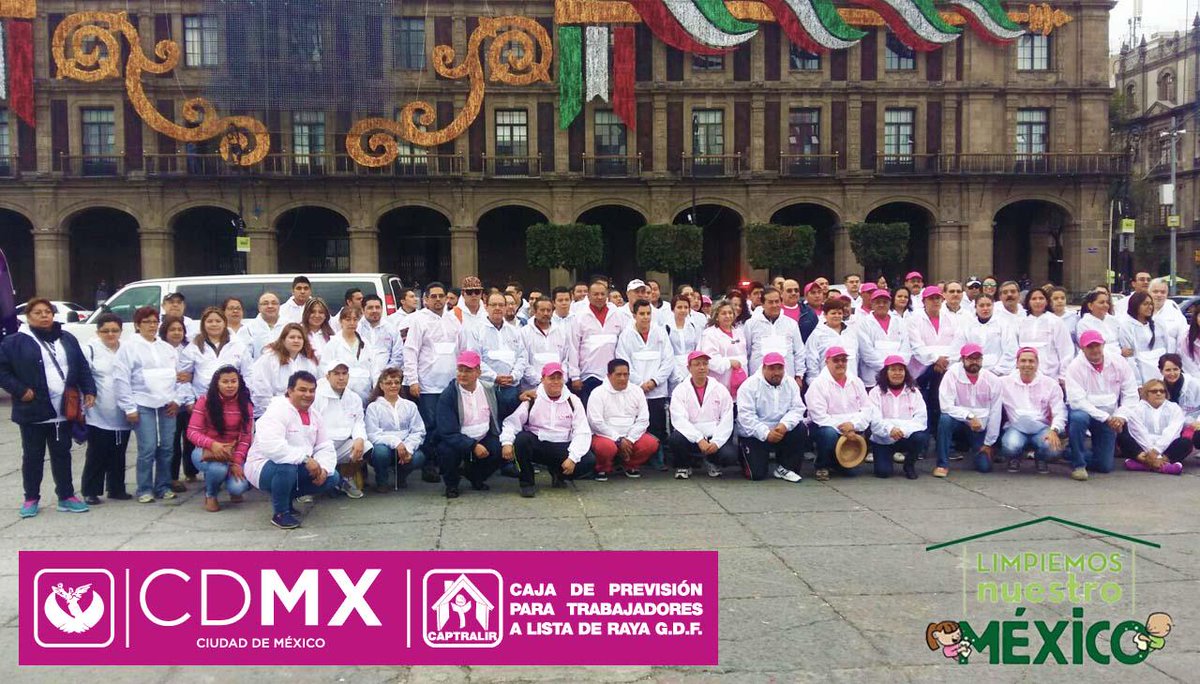 NoticiasMx365's tweet photo. El equipo de la #Captralir presente en la jornada #LimpiemosNuestroMexico ¡Muy bien equipo! Y gracias a @LNMexico :) http://t.co/NfXOctdJP2