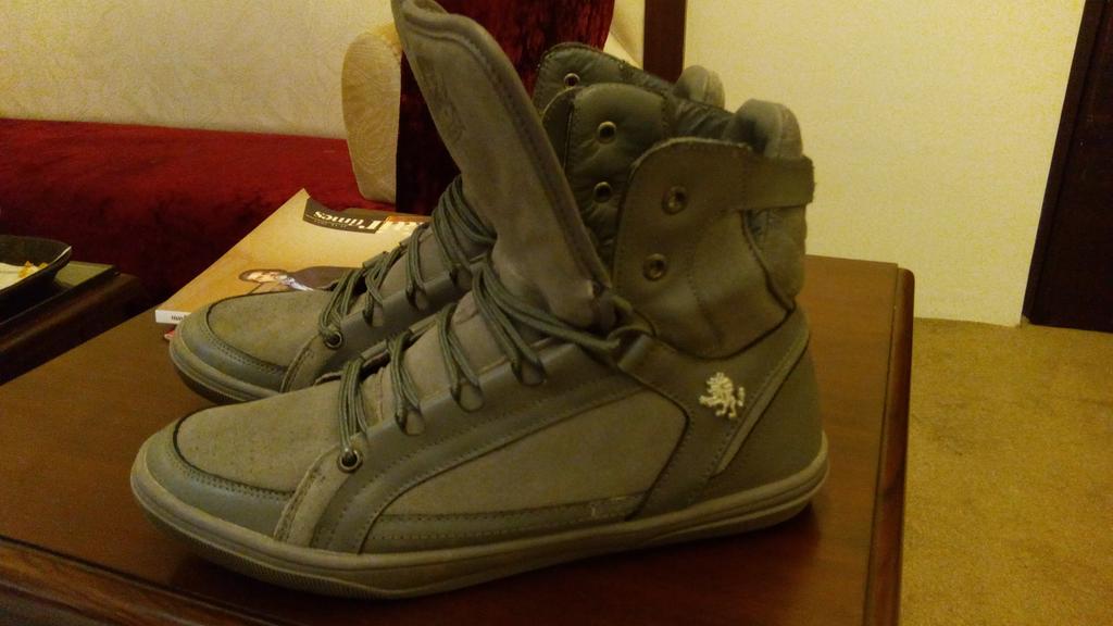 dhawanrahul89's tweet photo. Thanks @iambohemia @Hajispringer pahji for gifted me sexy #valado pairs #respect http://t.co/NKVXWPteBs