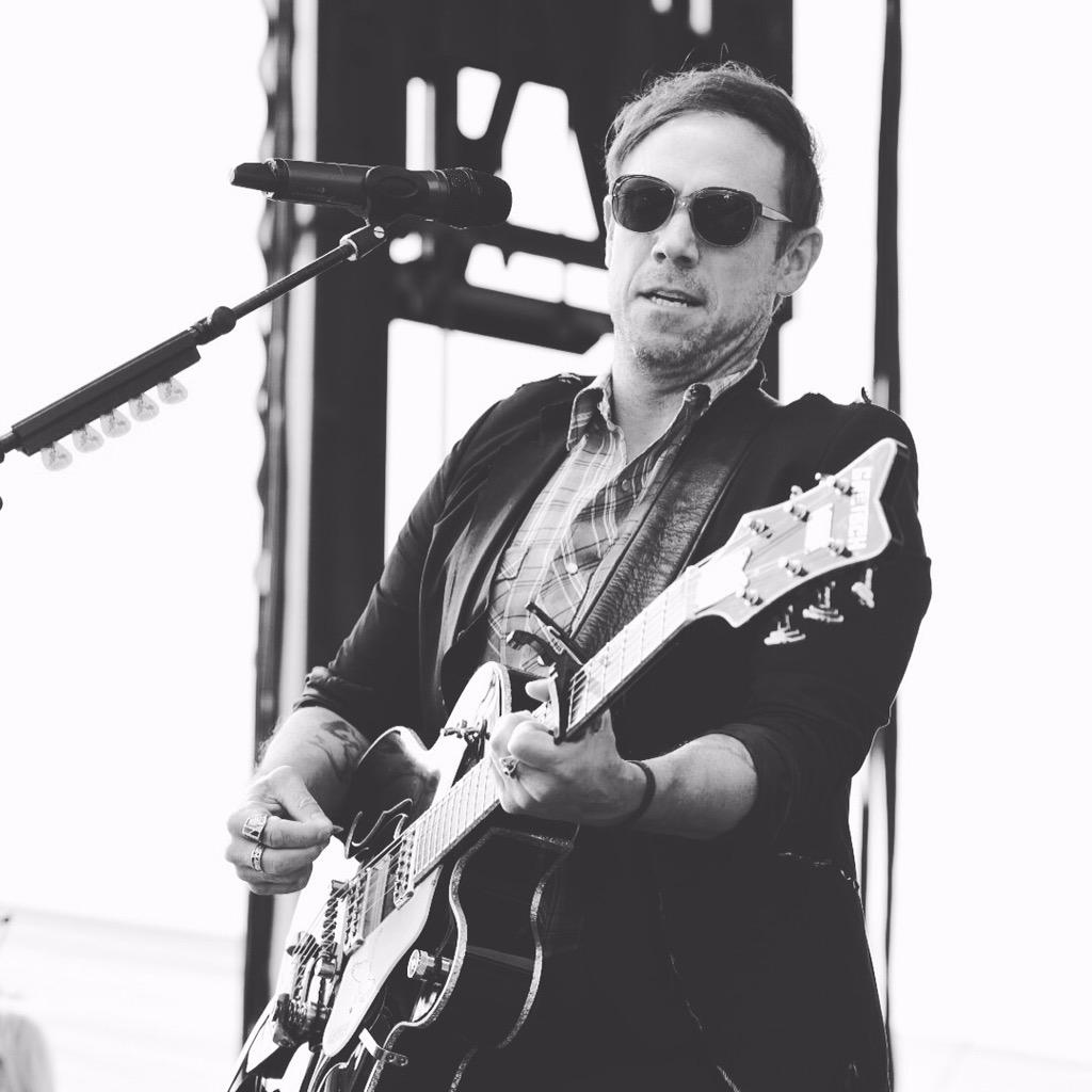 the_edge's tweet photo. Pure euphoria here on the #RootsStage with @airborne_toxic! @riotfest #EdgeAtRiotFest #RiotFestTO π·: @MBP_1 http://t.co/9CVxyqzdJd