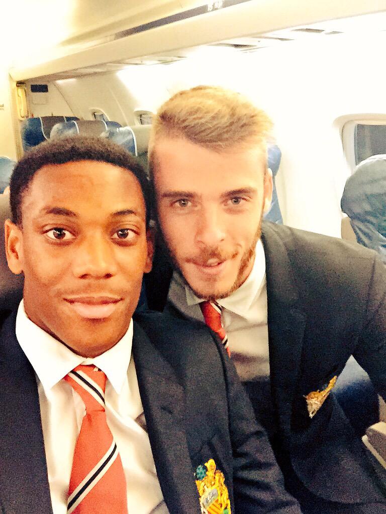 D_DeGea's tweet image. These three points are thanks to the whole team's effort. Top @AnthonyMartial C'mon @manutd!