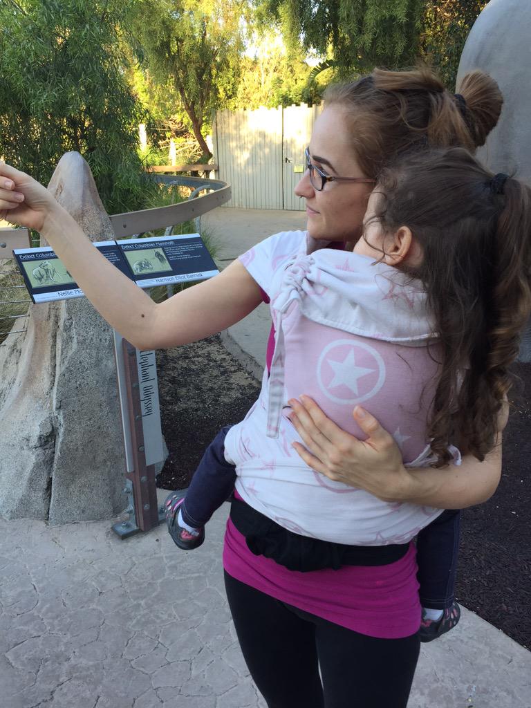 bugglet_baby's tweet photo. Toddler zoo trip made easy with @fidellawraps #flytai #unschooling #toddlerwearing http://t.co/PMGKCcvQcA