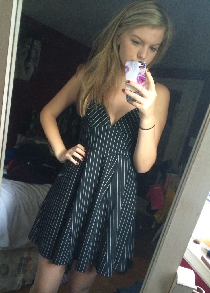 SophieTaylorB's tweet photo. Hoco dress🌹 #datewanted http://t.co/SEj2ni4U70