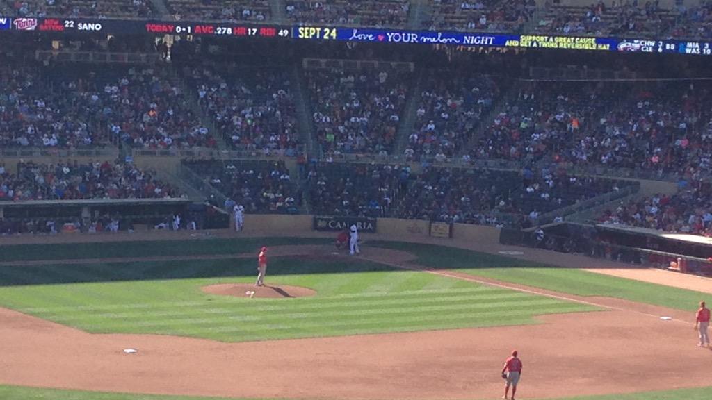 JazzMaster1212's tweet photo. @Twins @AaronHicks31 @TPlouffe24 #GoTwins http://t.co/NwLbuSKCgP