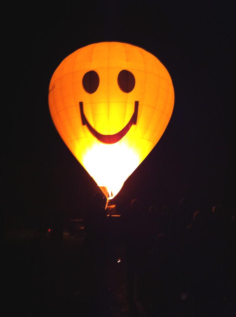 VdBEls's tweet photo. 10 voor sfeer &amp; gezelligheid #pulderbos #lichtjeswandeling #molenfeesten http://t.co/C69yjrnB5B
