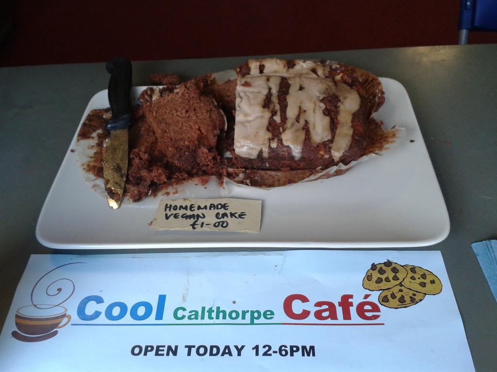 CalthorpeCG's tweet photo. Cool Cafe @CalthorpeProj run by #young people. Thanks #LondonCommunityFoodMap http://t.co/jmMYo0AmIp for #vegancake http://t.co/5e0ucoEg5Q