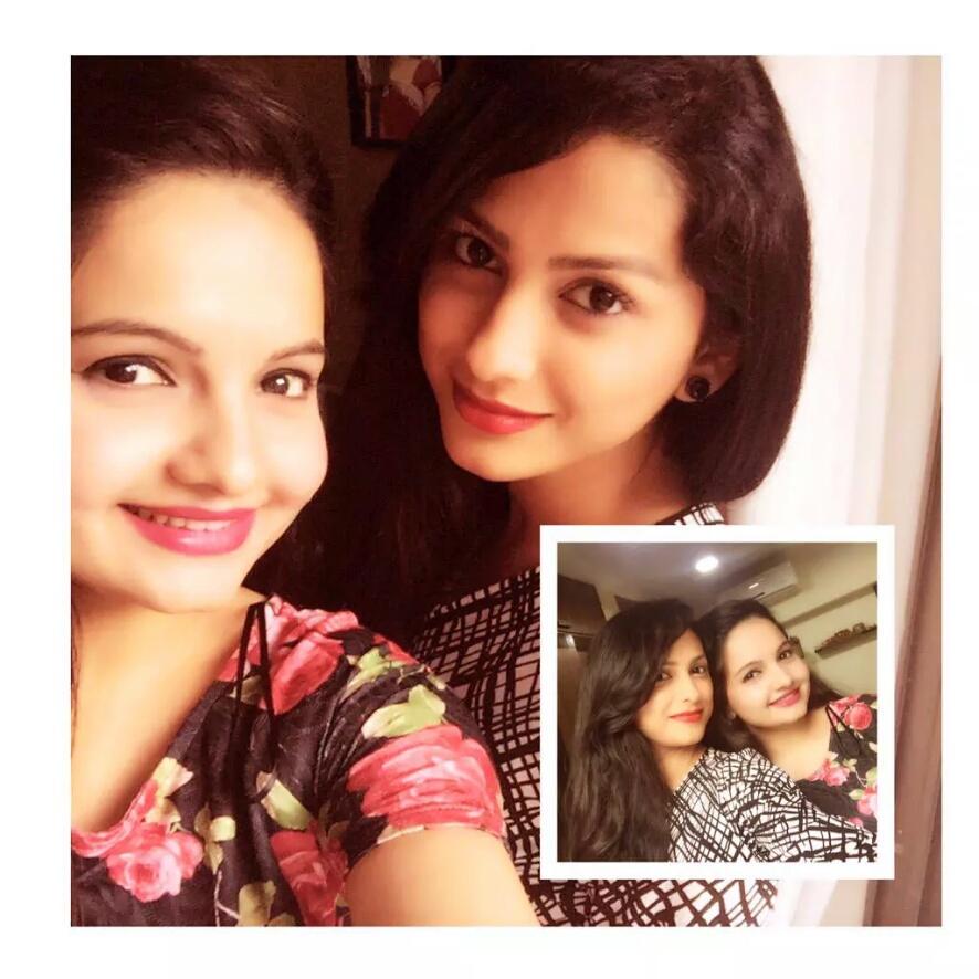 ankitaforever's tweet photo. #FriendsForever #GiCha 😁😁 @Giaa_Manek @ruchahasabnis 😉😊😁 http://t.co/pDVA7lUPqM