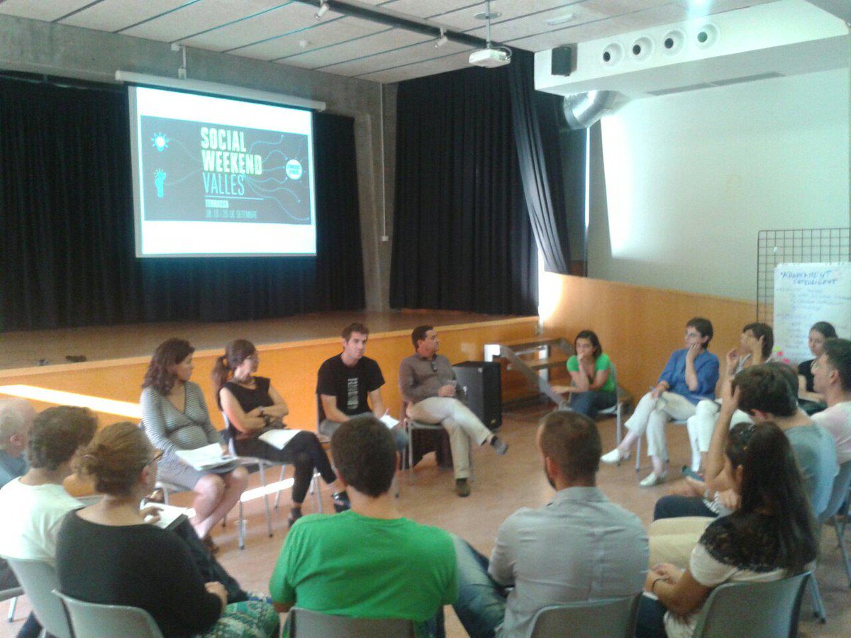 Calidoscoop's tweet photo. Cloenda del #SWValles amb les aportacions del jurat als projectes Dv eren idees avui són projectes! @XarxaInnoSocial http://t.co/6yPYokuQvr