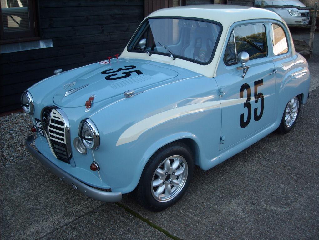 JULIUSTHURGOOD's tweet photo. #HRDC All Austin A30/35 'Flying A Trophy' race set to go at Mallory Park on Sat 26th! http://t.co/GyF2MriDIs 3 here! http://t.co/VjuL8kjWsA