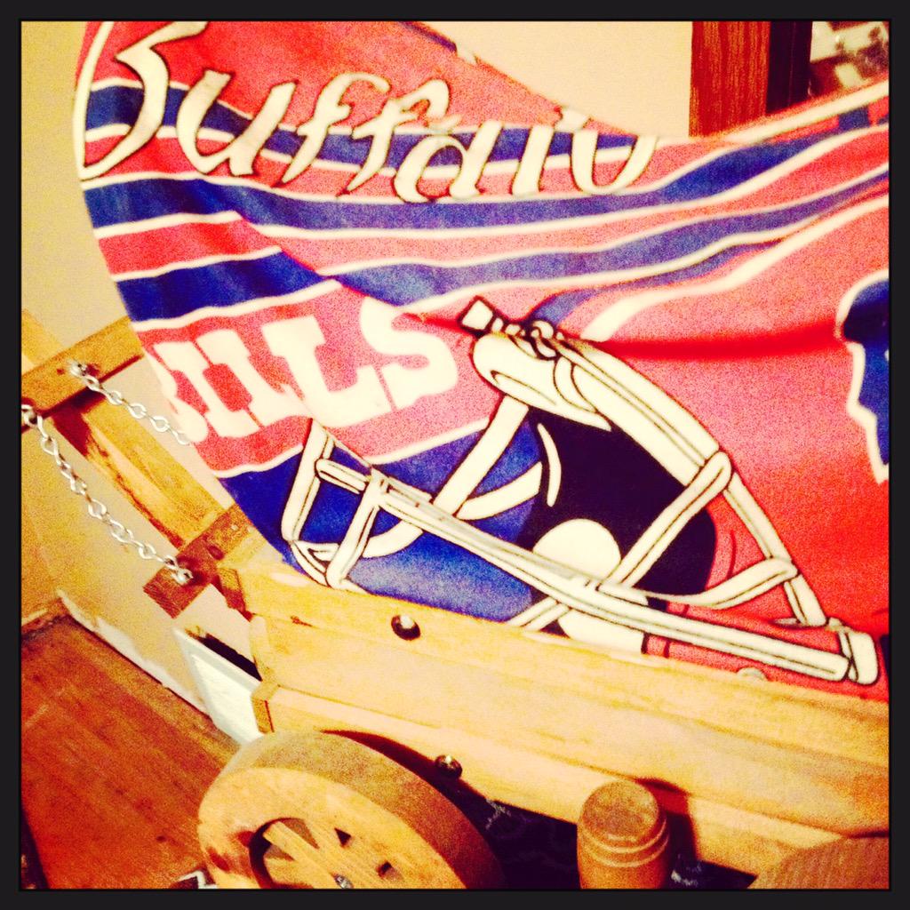 fan1965_big's tweet photo. Nobody Circles the Wagons like the Buffalo Bills &amp; Their Fans. Bills Win Today. Fans Win Noise Award. #NFLRespect http://t.co/az3AUNeqD8